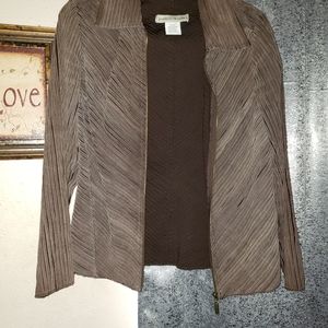Suede jacket. Perfect with denim jeans or skirt!